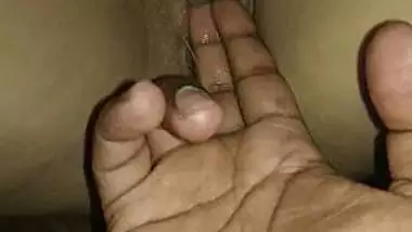 380px x 214px - Indian Girl Wet Pussy Eaking Pussy free sex video