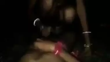 Village XXX whore has pussy fucked by Desi neighbour in the fresh air