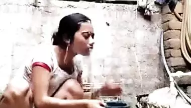 Jabalpur Ki Sexy - Jabalpur Desi Young Girl Nude Bath Viral Clip free sex video