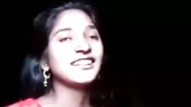 Cute desi GF showing boobs on video call