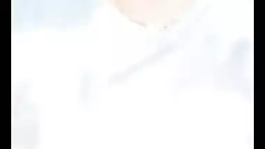 Girlfriend in glasses stands nude in bathroom viral xxx