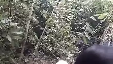 Lady cheats on her husband and enjoys outdoor Nepali sex