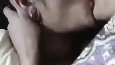 Newly married couple kissing and wife blowjob viral MMS
