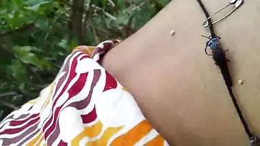 Pakistani guy enjoys outdoor sex with a sexy desi girl
