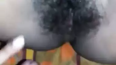 A guy fucks a village girl’s hairy pussy in the desi porn