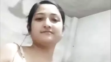 Cute big ass bhabhi striptease nude viral MMS