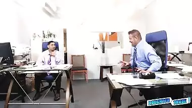 Horny chick Katalina Mills spreads her legs