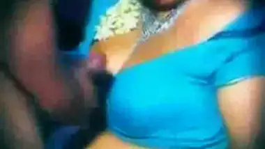 Xnxxbfvidoes - Sexy And Mature Desi Maid8217;s Erotic Blowjob Video free sex video