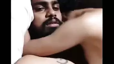 Desi xxx chudai of a Bihari girl in an Oyo room