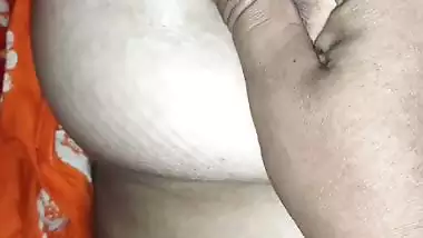 Boudi big boobs pressing by husband while she sleeps