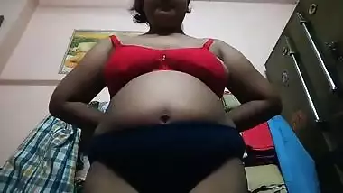 Desi Bhabhi Wearing Cloths Selfie free sex video