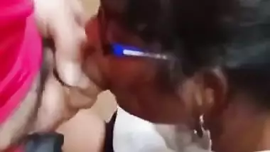 Desi collage girl sucking lover cock