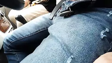 Mumbai lady enjoys outdoor sex by sucking a dick in car