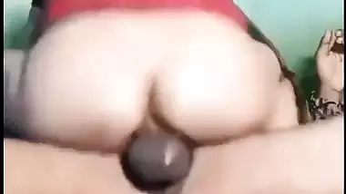 Big ass lady enjoys desi anal sex with an Indian BBC