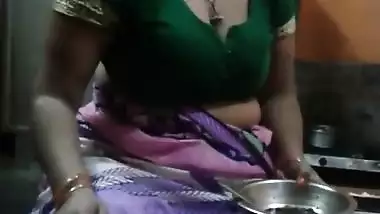 Aunty Boobs In Saree free sex video