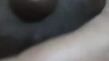 Close up selfie video of desi bhabhi showing nude body