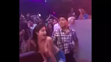 College Girl Of Vit Bhopal University Fresher Party 2019 free sex video