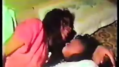 Bf Sexy Video Ek Kutta Ek Girls Ke Sath Chudai - Bombay Nights 90s Indian Porn free sex video