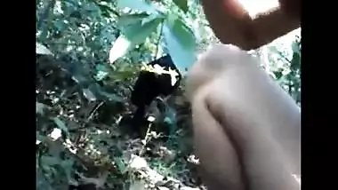 Outdoor Blowjob Of A Sexy Indian Girl free sex video