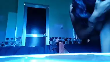 Virgin girlfriend riding dick of boyfriend viral MMS