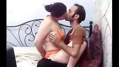 Kuwait Romantic Sex - Kuwait Hot House Wife Doing Romance With Driver Hidden Cam Mms free sex  video