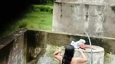 Sex Xxx Hot Water Heater - Indian Village Girl Bathing Near Water Tank Outdoor free sex video